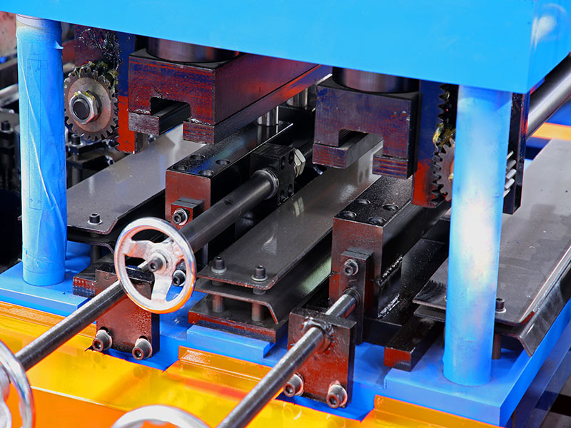 Punching hole device Punching hole device